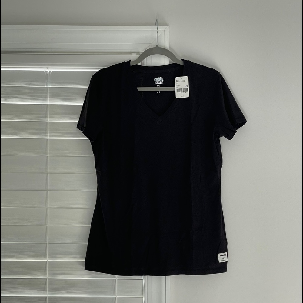 New! Roots Essential Slim Vneck Tshirt